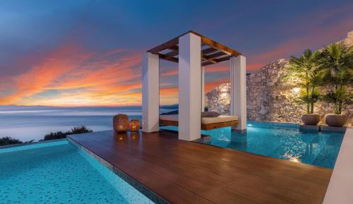 Honeymoon Cave Allure Suite