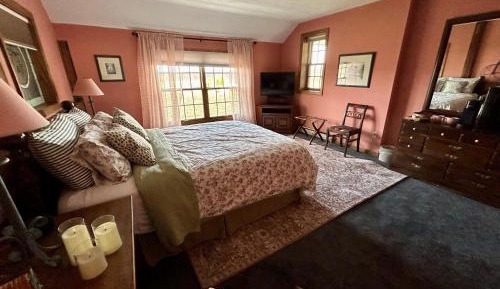 Queen Room