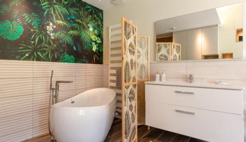 King Room with Mountain View