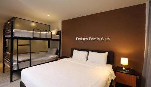 Deluxe Family Suite