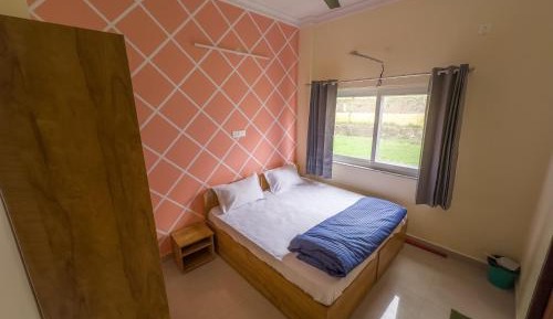 Single Room with Private Bathroom