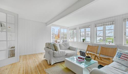 Three-Bedroom Holiday Home 