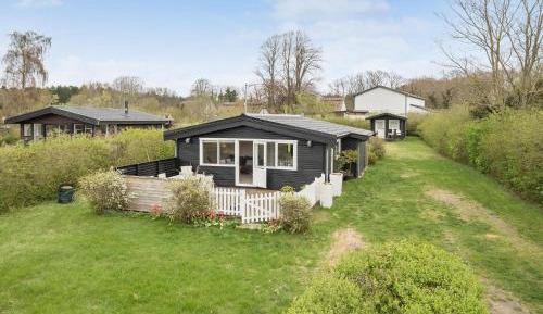 One-Bedroom Holiday Home