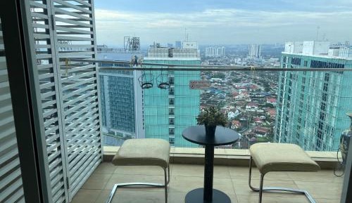 Family Two-Bedroom Apartment with View