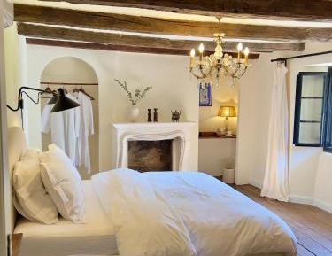 Queen Room with Pool View