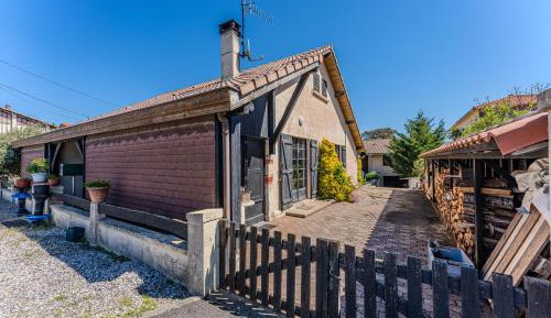 Superior One-Bedroom Apartment