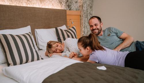 Deluxe Family Room