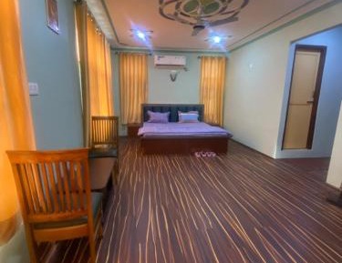 Family Room with Mountain View