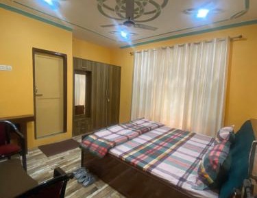 Deluxe Room (2 Adults + 1 Child)