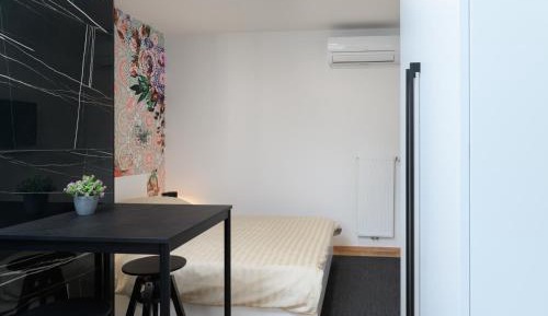 Deluxe Studio