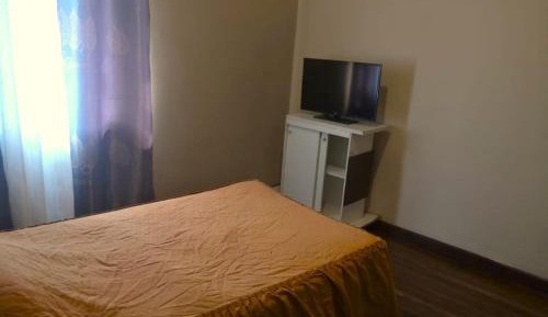 Single Room with Shared Bathroom