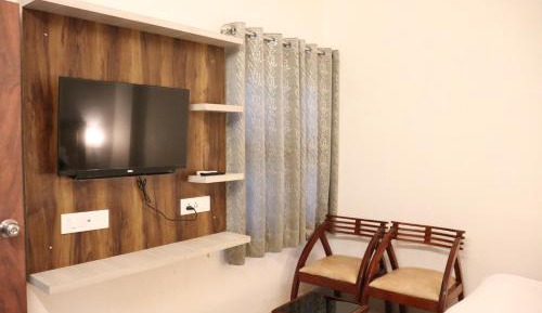 Standard Queen Room