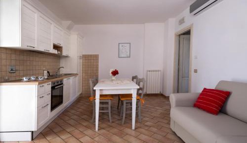 One-Bedroom Apartment (5 Adults)