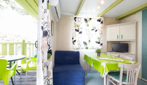 One-Bedroom Bungalow (2 Adults)