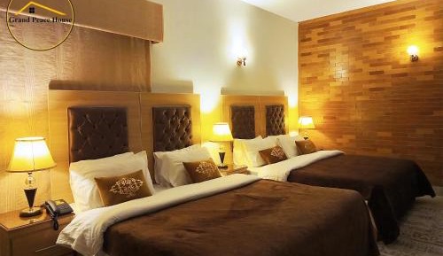 Quadruple Room with Private Bathroom