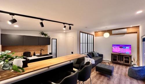 Superior One-Bedroom Apartment