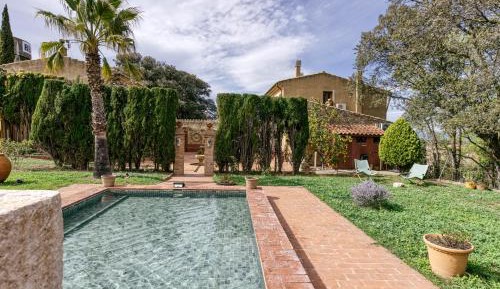 Superior One-Bedroom Apartment