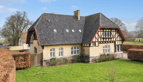 Five-Bedroom Holiday Home