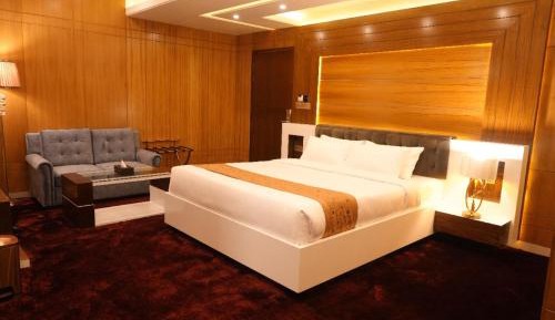 Deluxe King Room