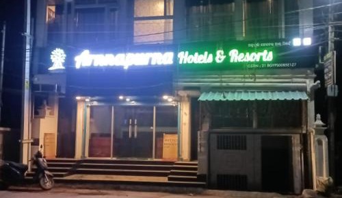 Deluxe Double Room (2 Adults + 1 Child)