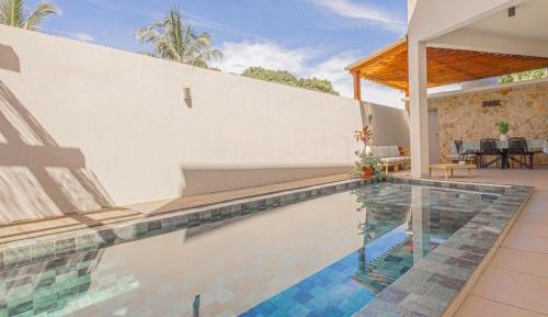 Apartment with Pool View 