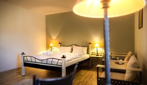 Double or Twin Room with Shower