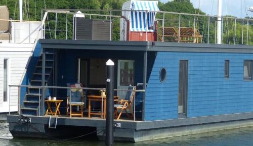 Two-Bedroom House Boat