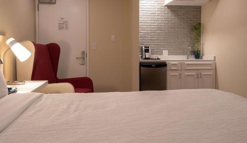 One-Bedroom King Suite