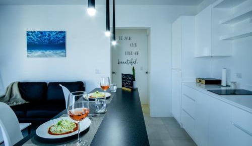 Apartment with Garden View