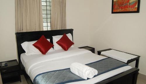 Deluxe Queen Room