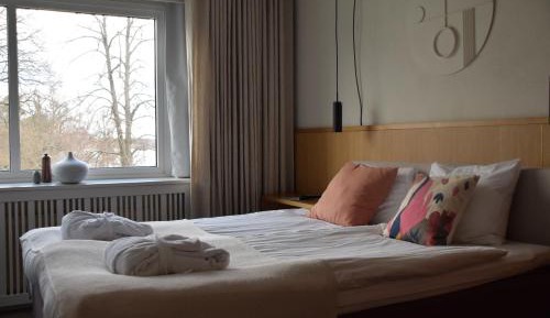 Standard Queen Room - Spa Access Included