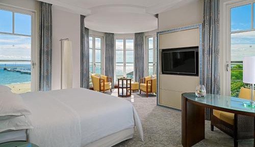 Junior Suite, 1 Bedroom Suite, 1 King, Sea view