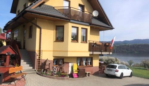 Apartment with Lake View