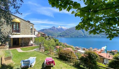 Apartment with Lake View