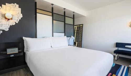 Aloft, Guest room, 1 King