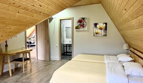 Queen Room with Garden View