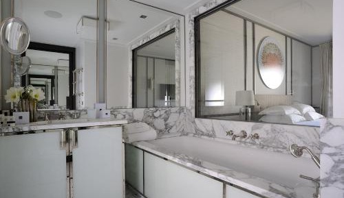 Deluxe Double or Twin Room with City View