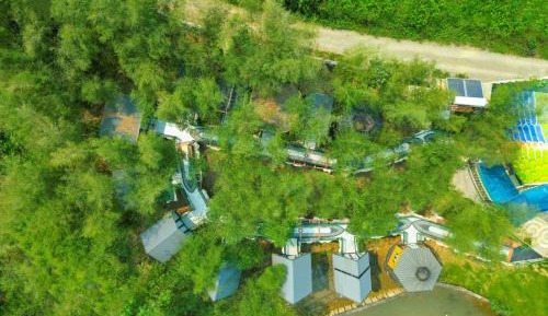 Bungalow with Garden View