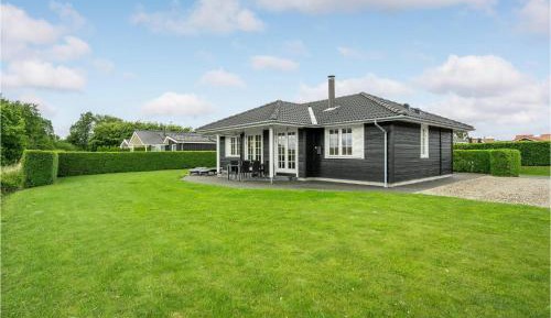 Three-Bedroom Holiday Home 