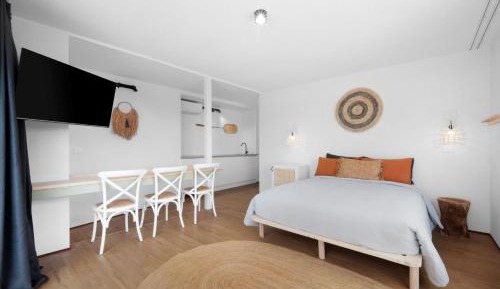 Family 2 Rooms - Ocean / Parking lot View - Accessible