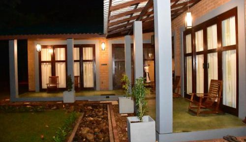 Bungalow with Garden View