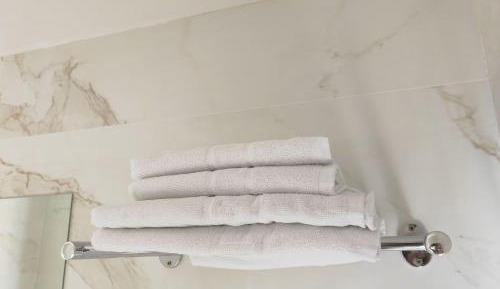 Queen Room with Spa Bath