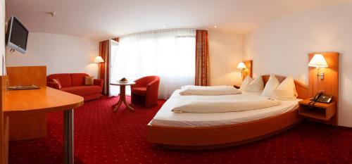 Large Comfort Double Room with Lake View