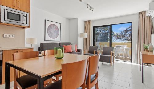 One-Bedroom Apartment with Ocean View