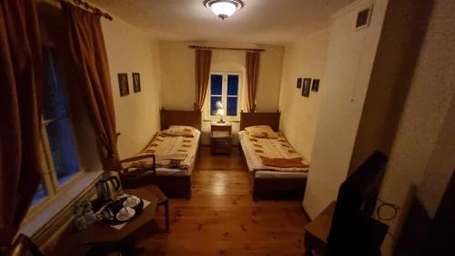 Twin Room with Private External Bathroom
