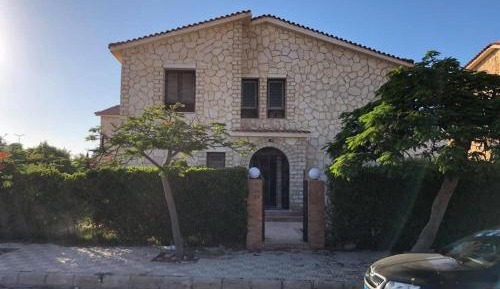 Villa with Garden View