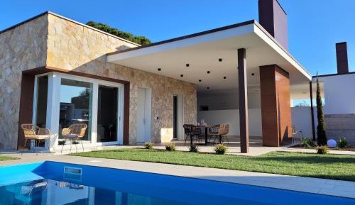 Villa with Garden View