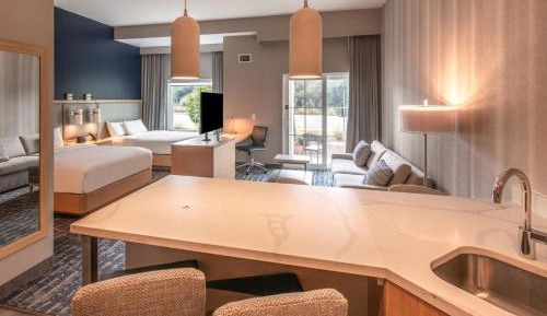 Studio, Island View, Two Queen Beds , Sofa Bed with Balcony