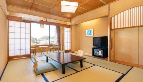 Standard Japanese-Style Room with Mt. Fuji View - West Wing