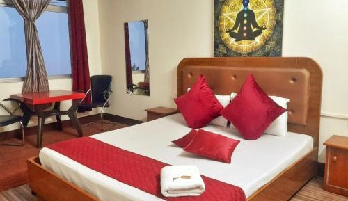 Family Room with Mountain View